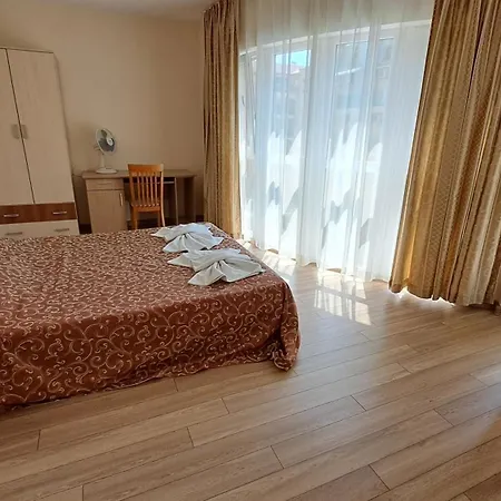Aquaria Apartmanhotel Napospart